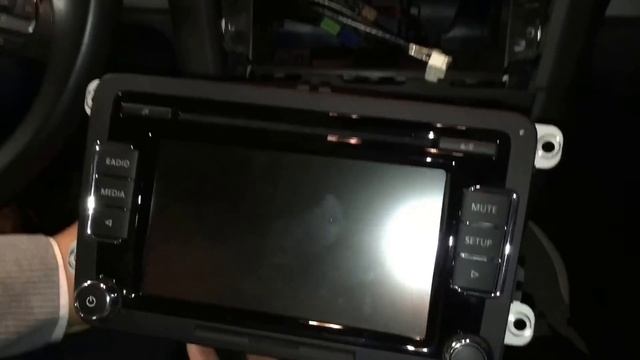 VW-Autoradio RCD510 Wechsel in 4 min erklärt Golf 6 Radio Wechsel auf deutsch смотреть онлайн