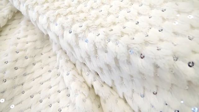 Мех стриженный кролик белый с серебристыми пайетками  Италия