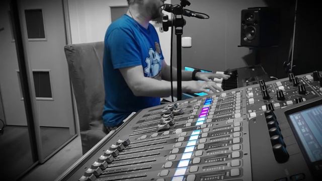 MiłyPan - Królowa na Yamaha S80 (cover) смотреть онлайн