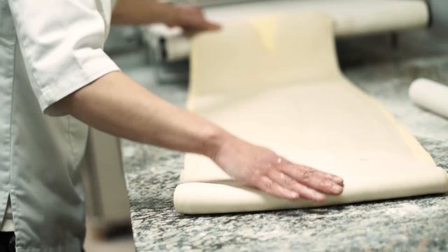 Les 3 règles d'un croissant réussi - Tout un plat avec François-Régis Gaudry смотреть онлайн
