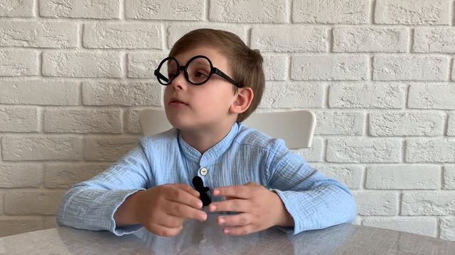 Кузьмин Егор,7 лет. Книга " Спроси у папы"автор Давид Кали издательство "БЕЛАЯ ВОРОНА". смотреть онлайн