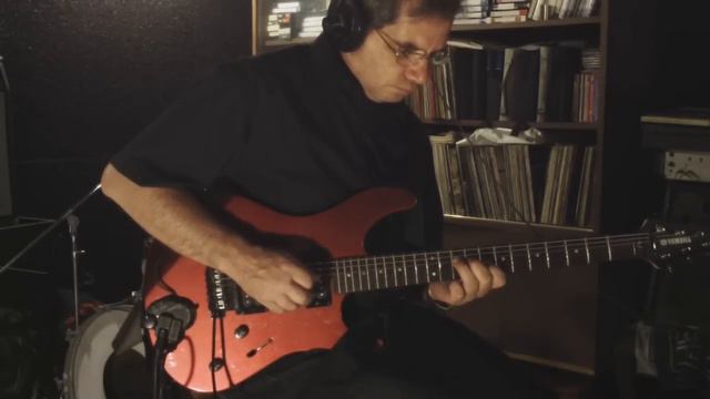 Round Midnight - Sax version played by a guitar synth смотреть онлайн
