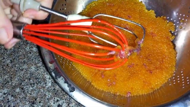 Как засолить красную икру . Быстрый способ ЛАЙФХАК - КАК ОТДЕЛИТЬ ИКРУ ОТ ПЛЁНКИ (просто) смотреть онлайн