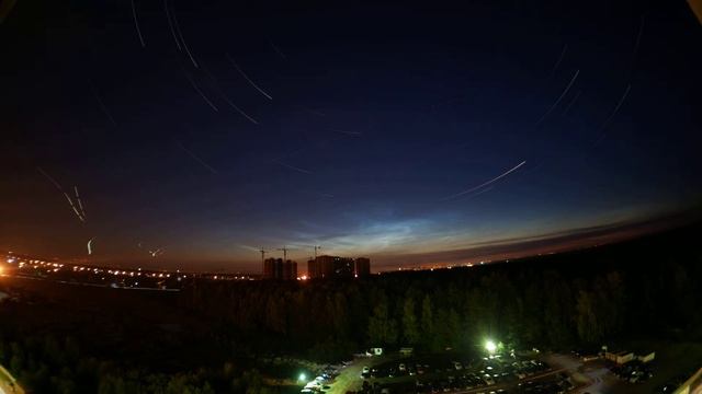 Звездное небо. Серебристые облака. смотреть онлайн