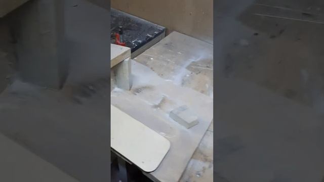 Бесплатная приспособа для ленточной шлифмашина #diy #приспособление #шлифовка #makita #столярка смотреть онлайн