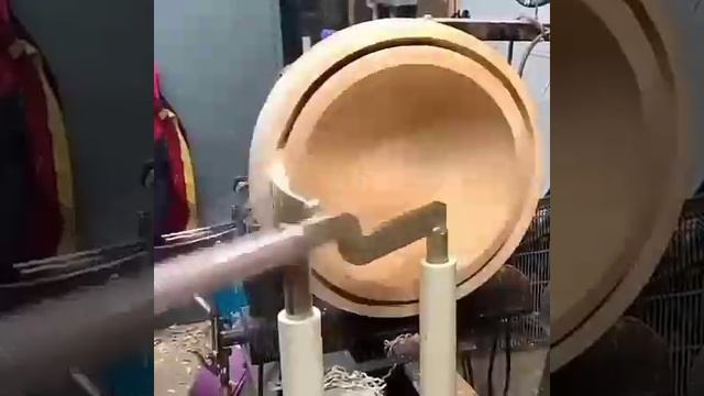 Точим тарелки из дерева. смотреть онлайн