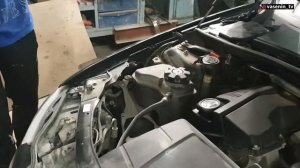 Как открыть багажник у BMW при севшем или отключеннном аккумуляторе?