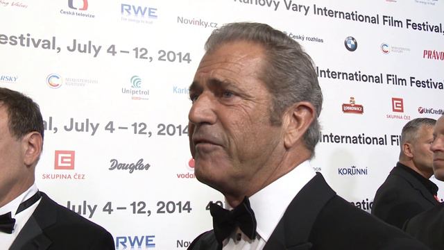Rozhovor na červeném koberci s Melem Gibsonem / Red Carpet Interview with Mel Gibson смотреть онлайн