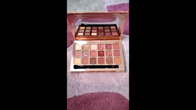 palette fards à paupières W7 SOCIALITE смотреть онлайн