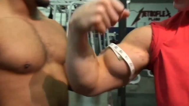 HD Muscle : Teen Bodybuilder Cody Montgomery 18 Inch Biceps