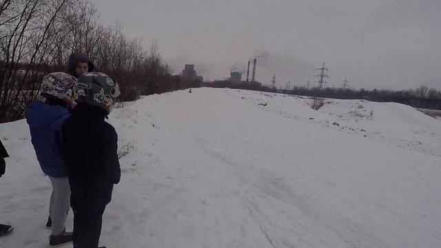 Покатушки на снегоходе по мотоциклетной трассе смотреть онлайн