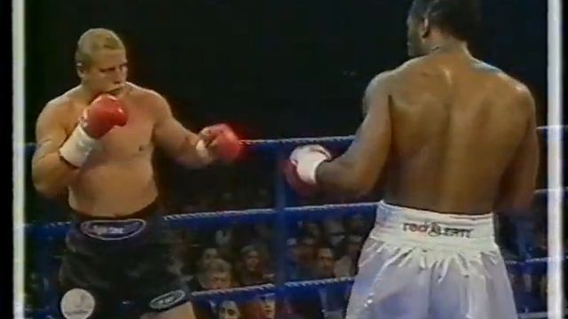 Бокс супер тяжелый вес Леннокс Льюис VS Франсуа Боты. смотреть онлайн