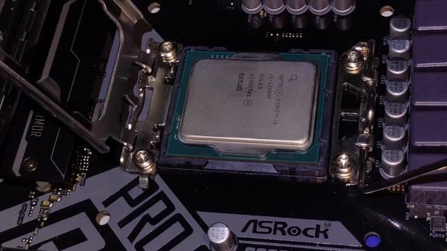 Pemasangan Processor Intel i3 12100f Socket LGA 1700 смотреть онлайн