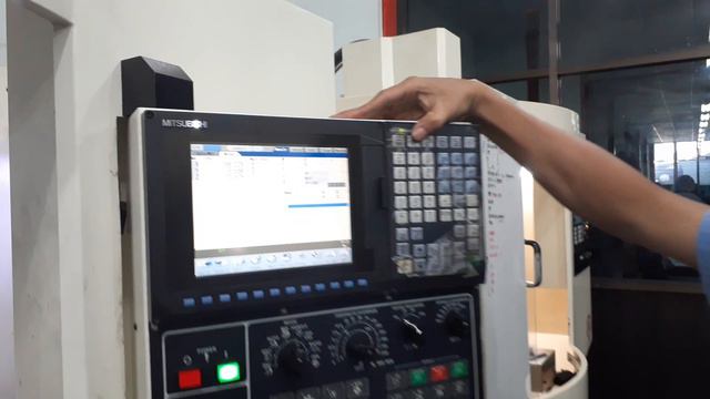 CNC Milling Mitsubishi M70 Tool Offset Setup 1 смотреть онлайн