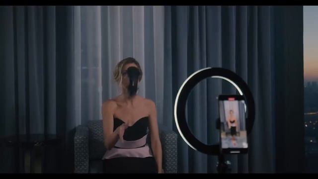 И опять ОН. Обожаемый Брендон Стоун.❤️ И его "Прекрасная" песня ? смотреть онлайн