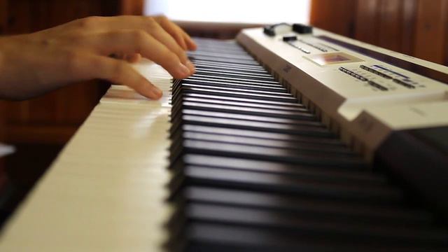 BITE - Troye Sivan (Piano / Vocal Cover) || Summer Grace смотреть онлайн