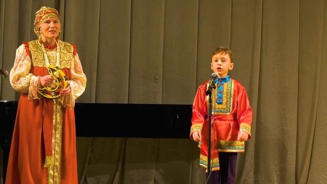 "ЗАСТУЧАЛИ БАРАБАНЫ" Марк Лысиков ансамбль "СОЛНЫШКО" рук Наталья Федорова г. Серпухов смотреть онлайн