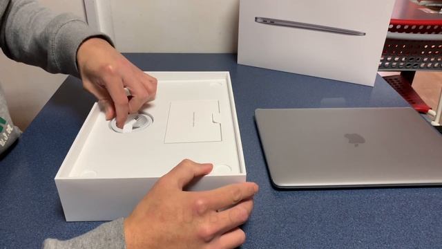 MacBook Air 2020 M1 Unboxing смотреть онлайн
