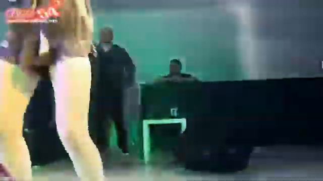 ALEYNA TİLKİ ETEK ALTI FRİKİK KONSER ÇEKİMİ