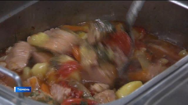 Родители Тюменских школьников могут проверить, как и чем кормят в столовых детей