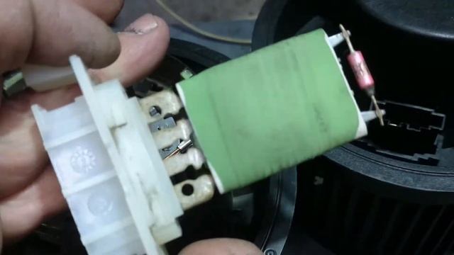 ниссан альмера G15 моторчик печки и сопротивление смотреть онлайн