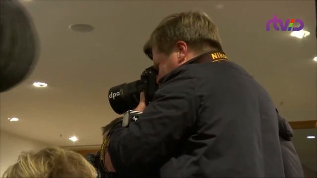 “АдГ” требует отставки Ангелы Меркель смотреть онлайн