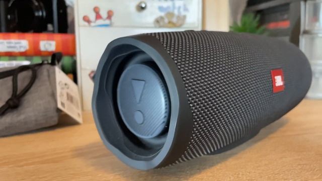 Bass Enthusiasts Rejoice: JBL Charge Essential 2 Delivers Insane Sound смотреть онлайн