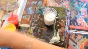 Акриловая заливка  «dirty glass» на стекле. Acrylic fluid pouring .