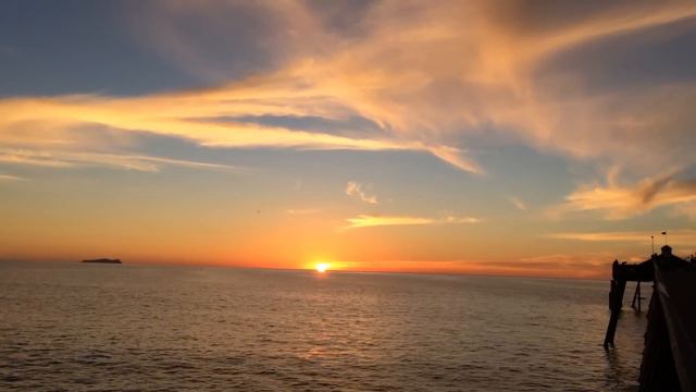 РЕЛАКС. Солнце "падает" за горизонт в течении 2 минут. смотреть онлайн