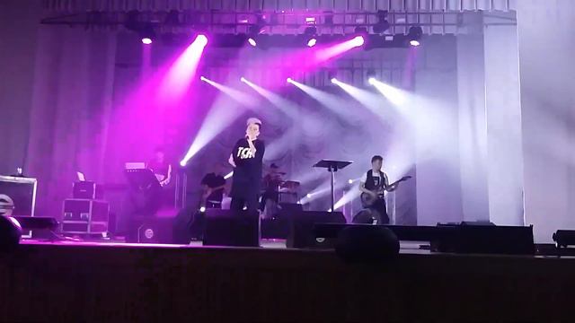 Элвин Грей - О тебе (концертная запись) смотреть онлайн