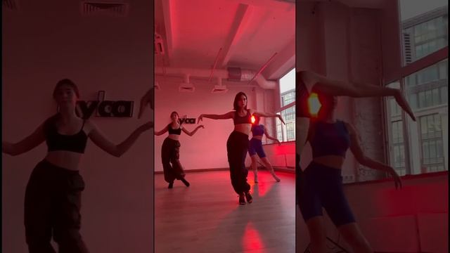 Открытая группа high heels ср/пт 18/19:00 м. Белорусская и Добрынинская смотреть онлайн