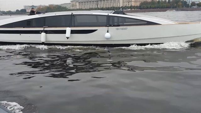 Речной VIP-лимузин смотреть онлайн