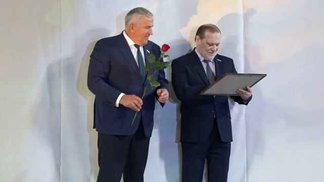 В КуZнецке прошел торжественный вечер, посвященный Международному женскому дню. смотреть онлайн
