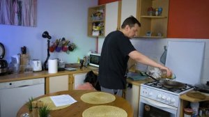 Как подготовить новую стальную сковороду к работе.