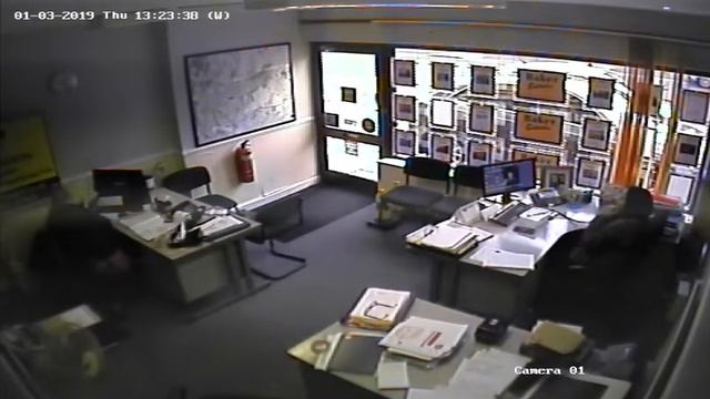 Office Camera 13:36 Enters 13:37 Leaves 3rd January 2019 смотреть онлайн