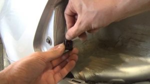 Как снять задний фонарь и заменить лампы,на Volkswagen Polo V.