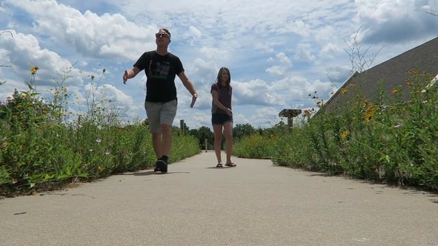 THIS GEOCACHE MADE US ART?! (Aug 18' Geocaching Challenge) смотреть онлайн