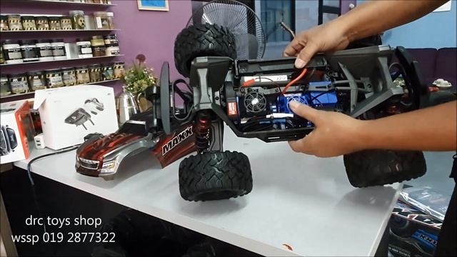 Unboxing and test Maxx truck from Traxxas смотреть онлайн