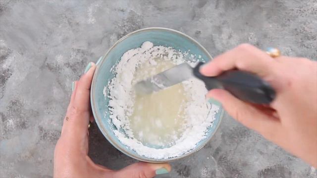 Easy Royal Icing Recipe - Perfect for Gingerbread Houses and more смотреть онлайн