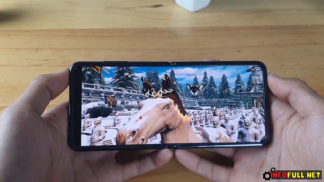 Samsung Galaxy Z Flip AnTuTu Benchmark & Geekbench 5 Test смотреть онлайн