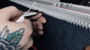 Мужской джемпер с косами | Процесс вязания | SILVER REED LK150