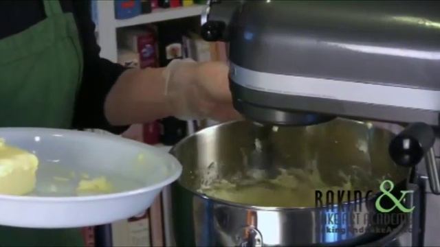 Cake Art Basic Icings: French Buttercream