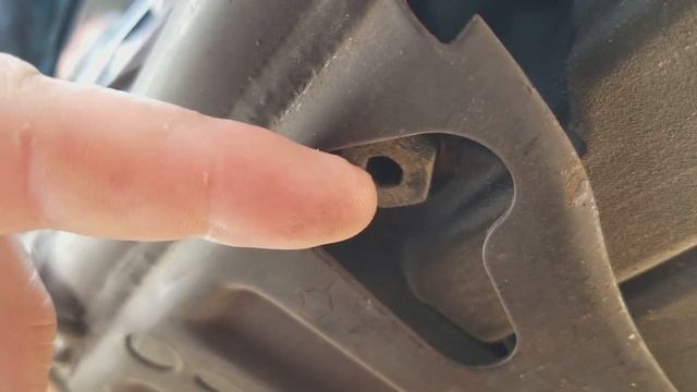 How to Change Oil and Fluid on a Harley Davidson Twin Cam Road King - GetLowered.com смотреть онлайн