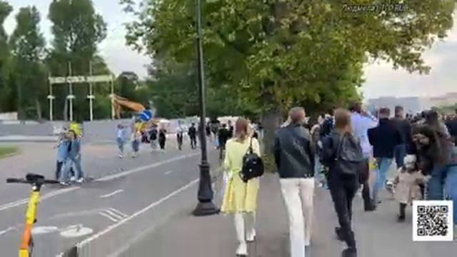 Рыбный день в Парке Горького в Москве,а рыбы нет.Печалька смотреть онлайн