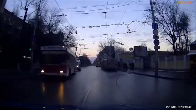 А зачем смотреть по сторонам? смотреть онлайн