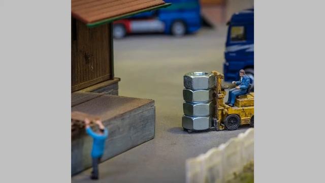 Удивительные микроскопические миры в работах художника Петера Шаквари смотреть онлайн