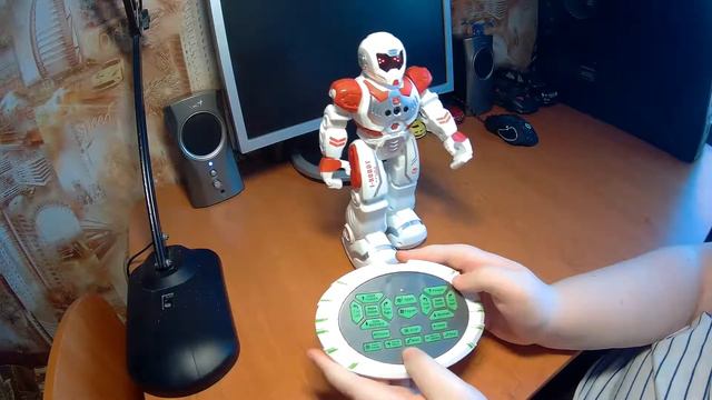 Обзор интерактивного робота I ROBOT смотреть онлайн