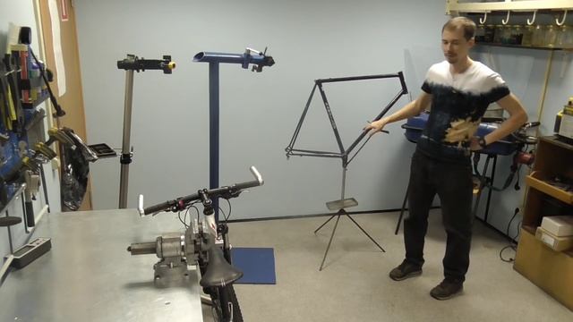 Обзор стоек для ремонта велосипеда. Стойка своими руками. Стойка для покраски велосипедных рам. смотреть онлайн