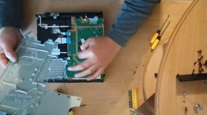PS4 Slim разборка, чистка и замена термопасты своими руками.
