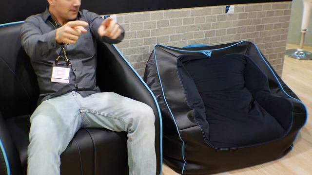 An RGB Gaming Chair | RGB AH7 Headset & Aura Glowing AM7 Mouse | Aerocool & Thunder X3 смотреть онлайн
